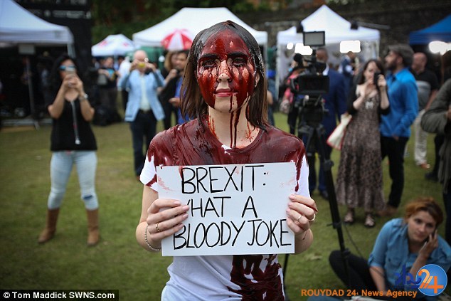 اعتراض نسل جوانتر بریتانیا: ما باید پیامدهای انتخاب شما را تحمل کنیم (تصاویر) اعتراض نسل جوانتر بریتانیا: ما باید پیامدهای انتخاب شما را تحمل کنیم (تصاویر)