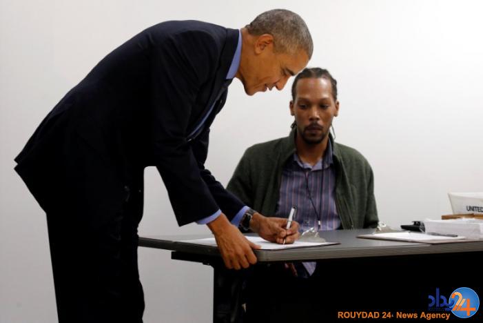 اوباما رای خود را به صندوق انداخت اوباما رای خود را به صندوق انداخت