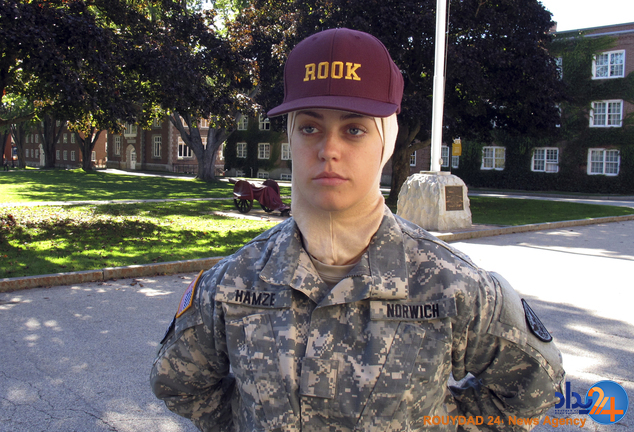 نخستین زن مسلمان باحجاب در قدیمیترین دانشکده نظامی آمریکا (تصاویر) نخستین زن مسلمان باحجاب در قدیمیترین دانشکده نظامی آمریکا (تصاویر)