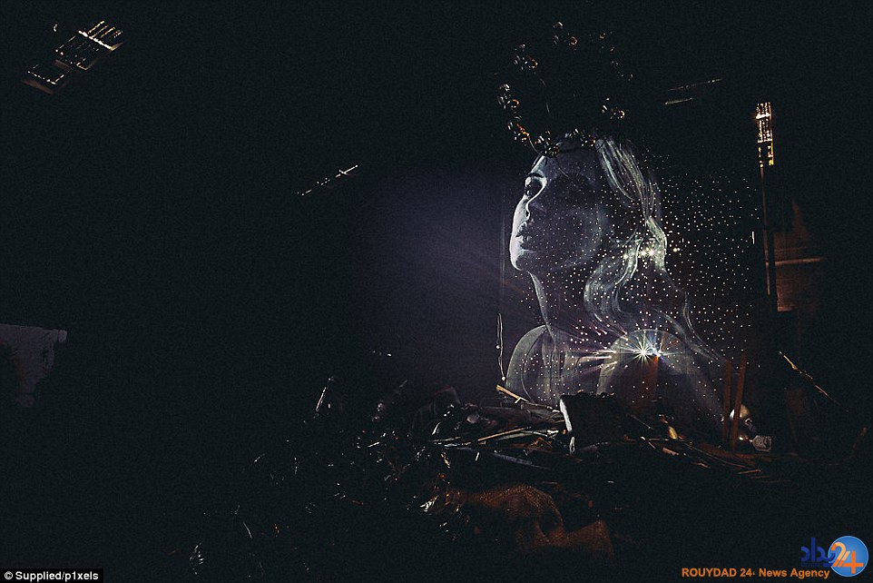 هنرمند استرالیایی به ویرانه‌ها جان می‌دهد (تصاویر)