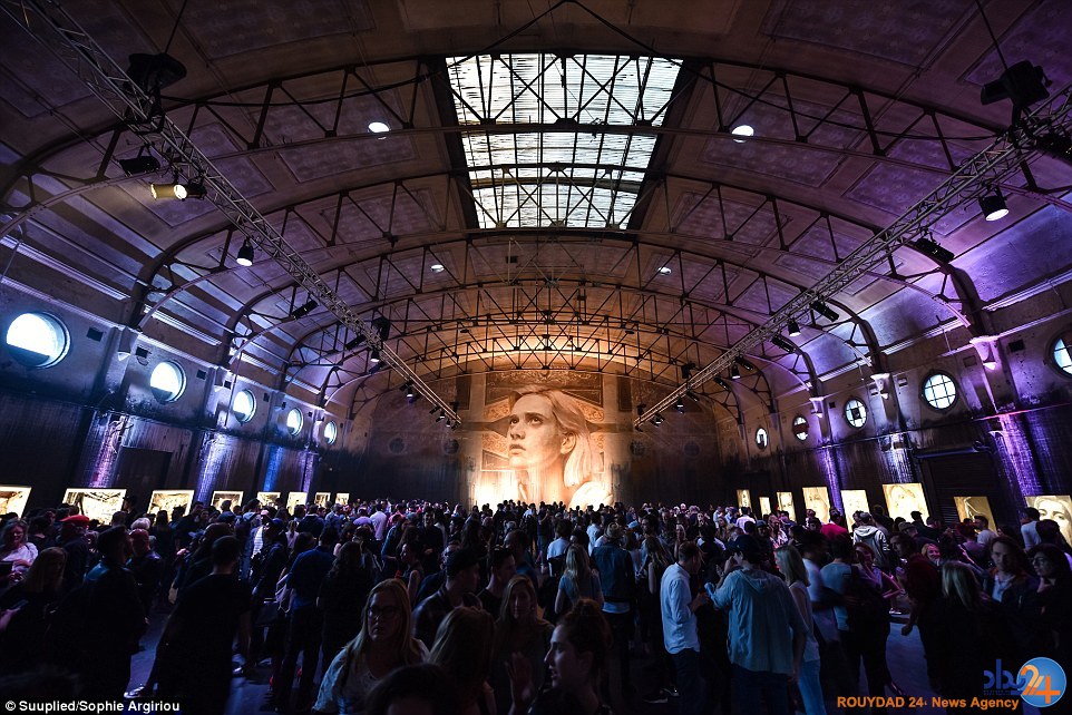 هنرمند استرالیایی به ویرانه‌ها جان می‌دهد (تصاویر)