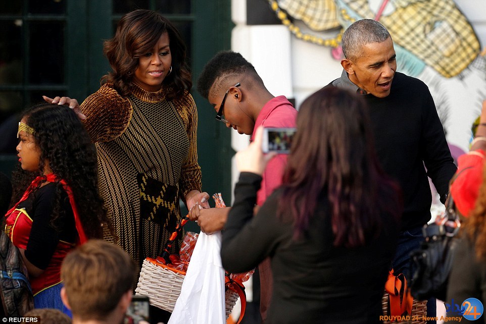 میشل و باراک اوباما میزبان میهمانی هالووین کودکان در کاخ سفید (تصاویر) میشل و باراک اوباما میزبان میهمانی هالووین کودکان در کاخ سفید (تصاویر)