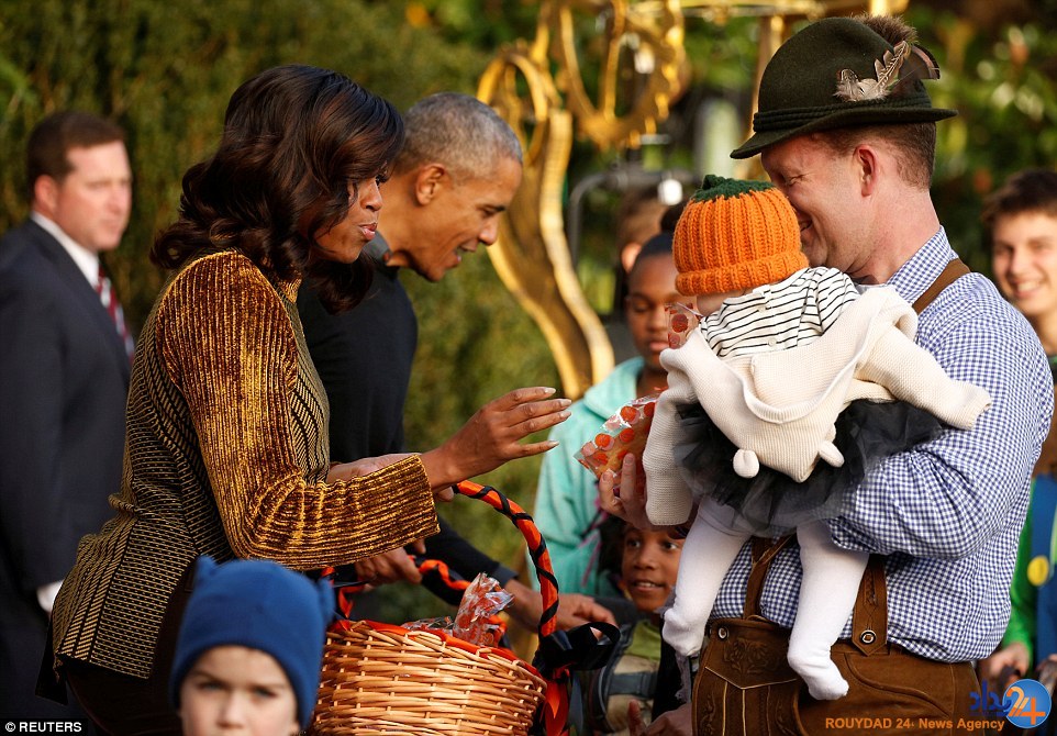 میشل و باراک اوباما میزبان میهمانی هالووین کودکان در کاخ سفید (تصاویر) میشل و باراک اوباما میزبان میهمانی هالووین کودکان در کاخ سفید (تصاویر)