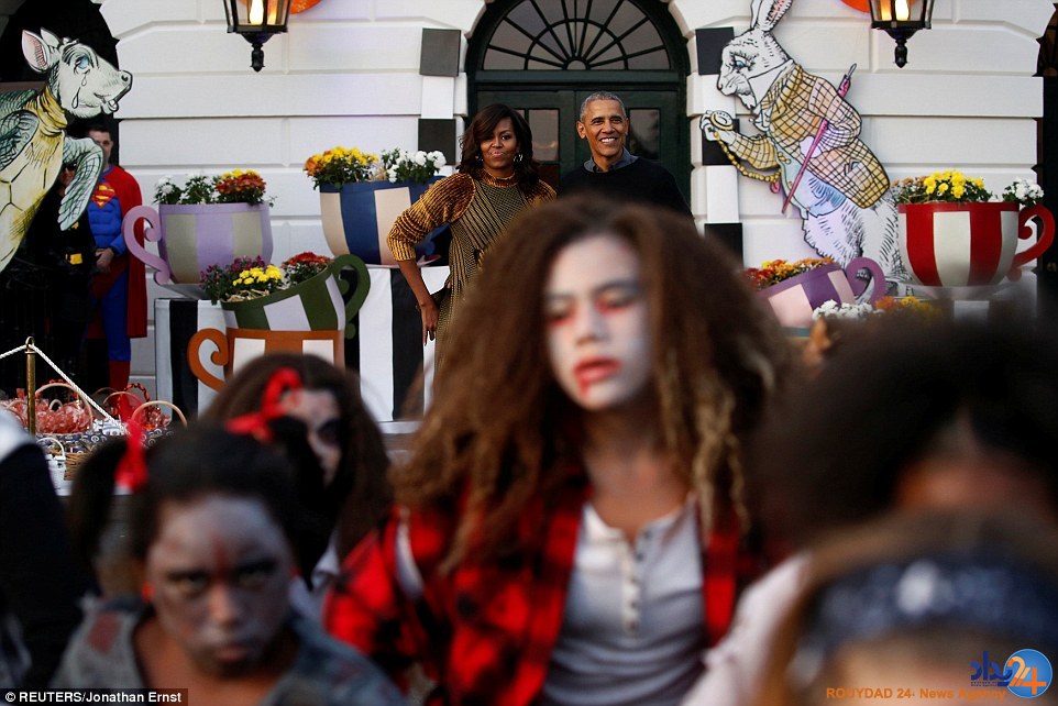 میشل و باراک اوباما میزبان میهمانی هالووین کودکان در کاخ سفید (تصاویر) میشل و باراک اوباما میزبان میهمانی هالووین کودکان در کاخ سفید (تصاویر)