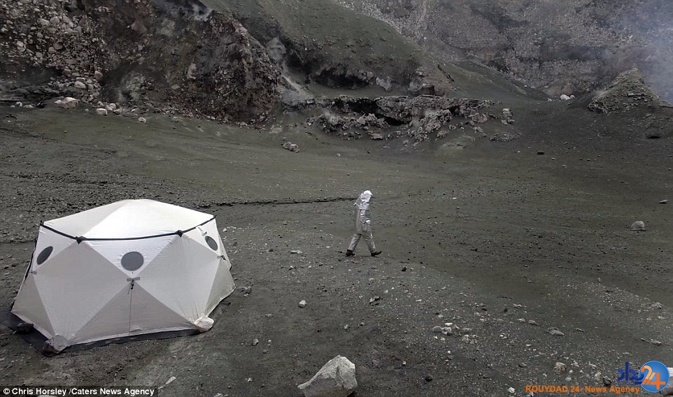 عکاسی که برای ثبت تصاویر منحصربه‌فرد جانش را به خطر انداخت (تصاویر)