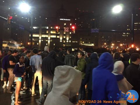 طرفداران کلینتون پرچم آمریکا را آتش زدند