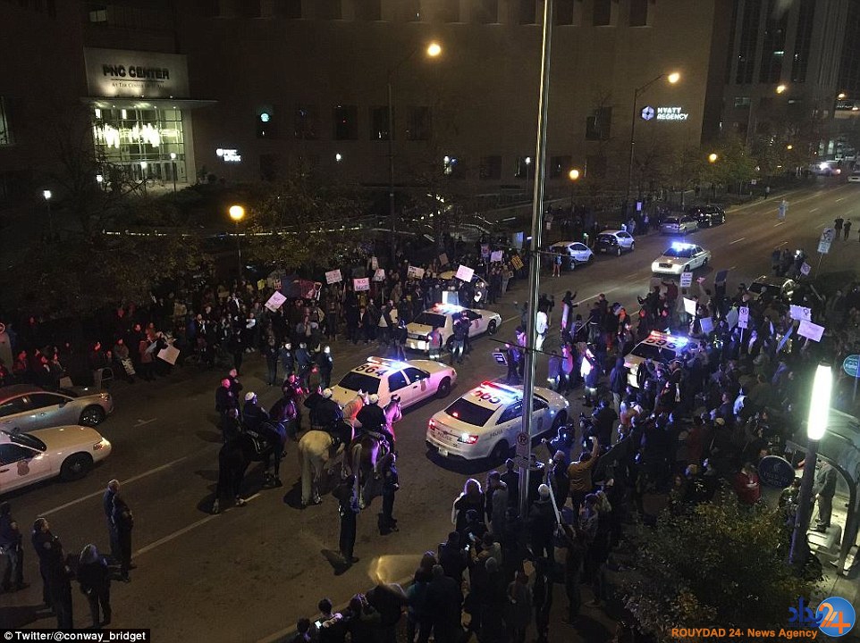 گسترش اعتراضات ضدترامپ در سرتاسر آمریکا (تصاویر) گسترش اعتراضات ضدترامپ در سرتاسر آمریکا (تصاویر)