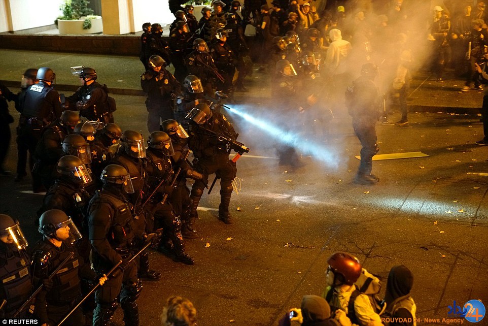 گسترش اعتراضات ضدترامپ در سرتاسر آمریکا (تصاویر) گسترش اعتراضات ضدترامپ در سرتاسر آمریکا (تصاویر)