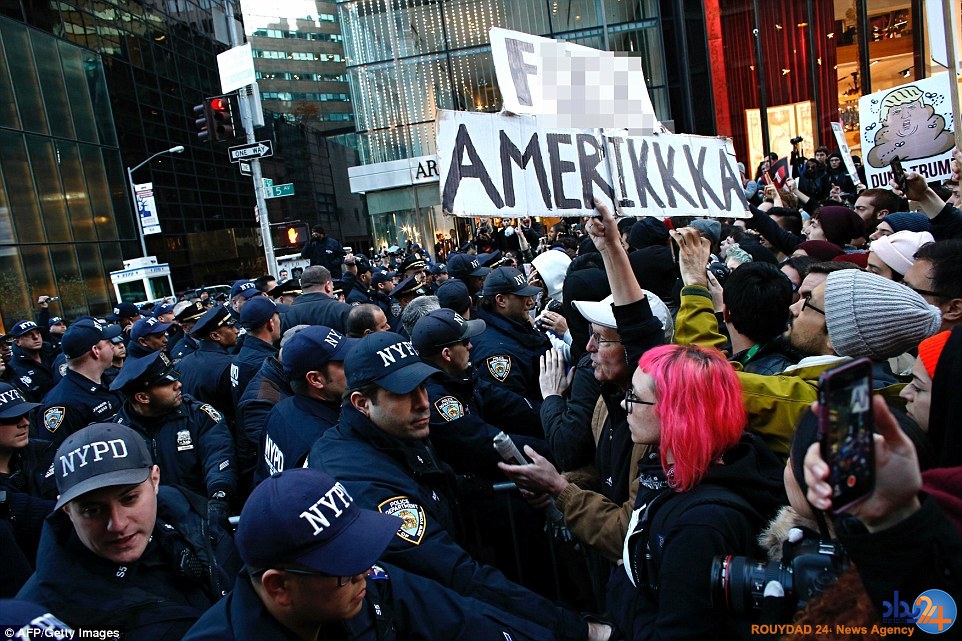 گسترش اعتراضات ضدترامپ در سرتاسر آمریکا (تصاویر) گسترش اعتراضات ضدترامپ در سرتاسر آمریکا (تصاویر)