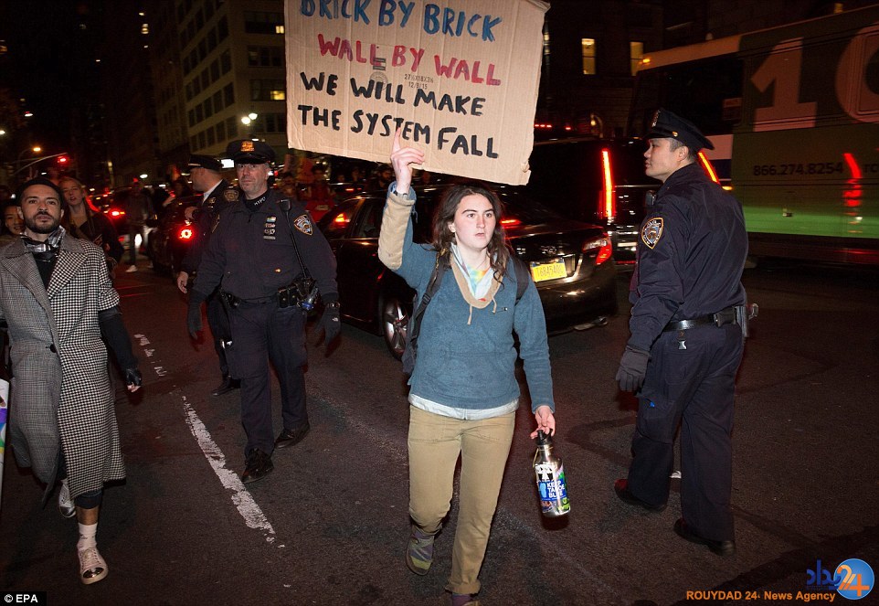 گسترش اعتراضات ضدترامپ در سرتاسر آمریکا (تصاویر) گسترش اعتراضات ضدترامپ در سرتاسر آمریکا (تصاویر)