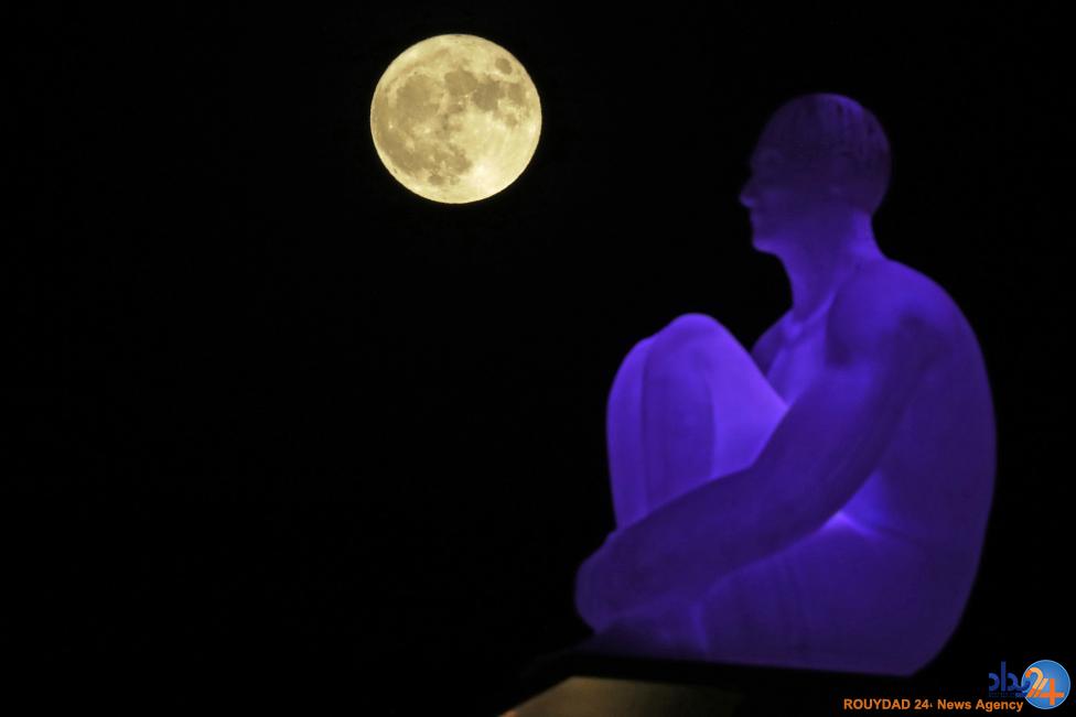 نگاهی به ابرماه از اقصی نقاط جهان نگاهی به ابرماه از اقصی نقاط جهان