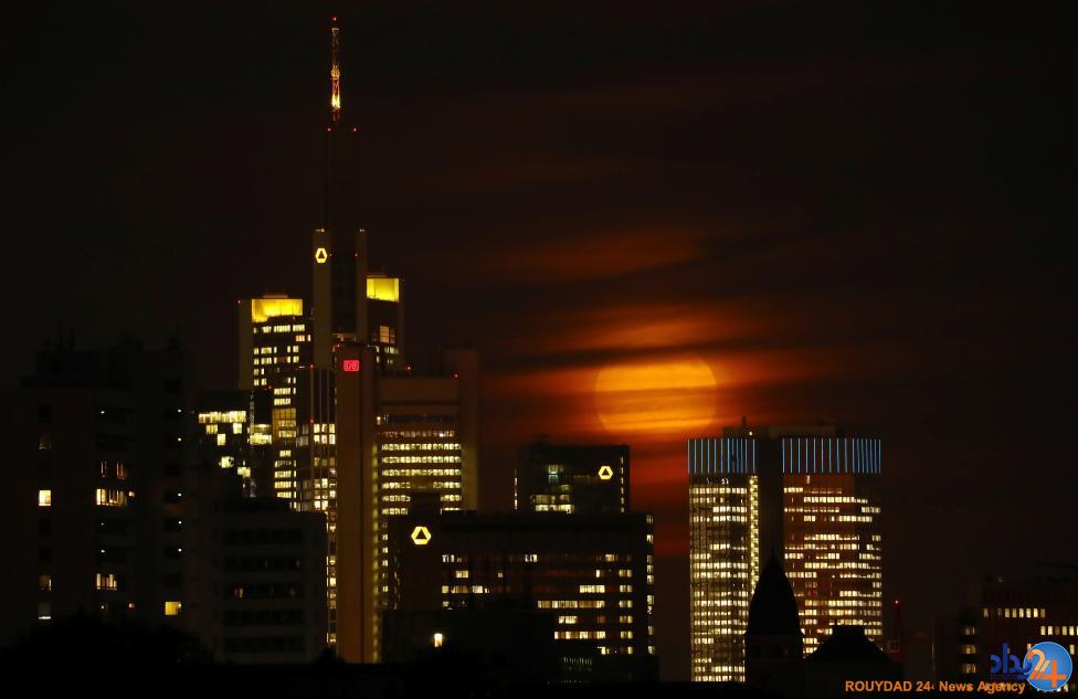 نگاهی به ابرماه از اقصی نقاط جهان نگاهی به ابرماه از اقصی نقاط جهان