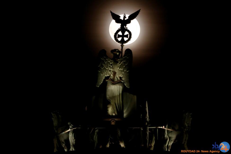 نگاهی به ابرماه از اقصی نقاط جهان نگاهی به ابرماه از اقصی نقاط جهان