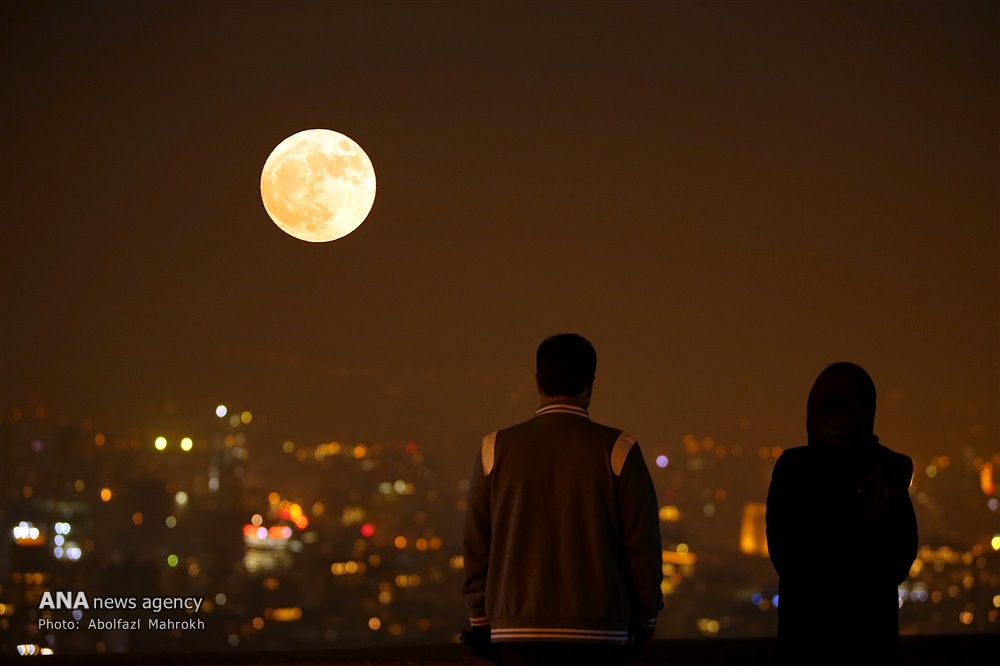 نگاهی به ابرماه از اقصی نقاط جهان نگاهی به ابرماه از اقصی نقاط جهان