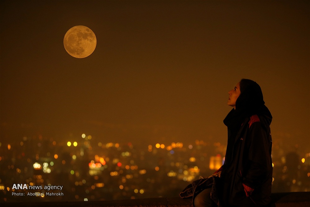 نگاهی به ابرماه از اقصی نقاط جهان نگاهی به ابرماه از اقصی نقاط جهان