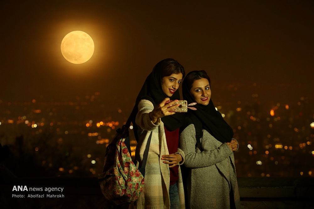 نگاهی به ابرماه از اقصی نقاط جهان نگاهی به ابرماه از اقصی نقاط جهان