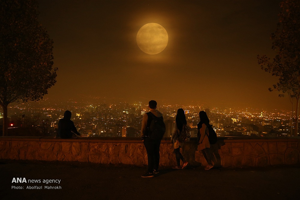 نگاهی به ابرماه از اقصی نقاط جهان نگاهی به ابرماه از اقصی نقاط جهان