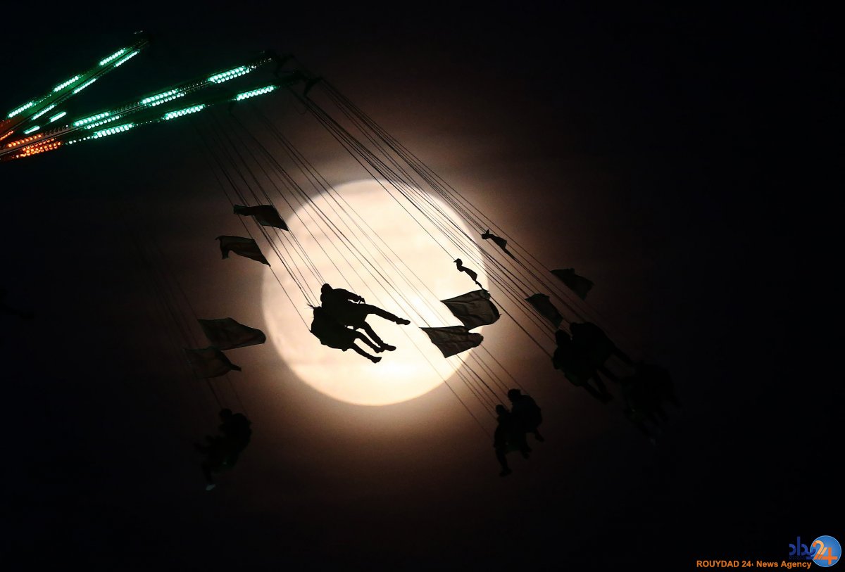 نگاهی به ابرماه از اقصی نقاط جهان نگاهی به ابرماه از اقصی نقاط جهان