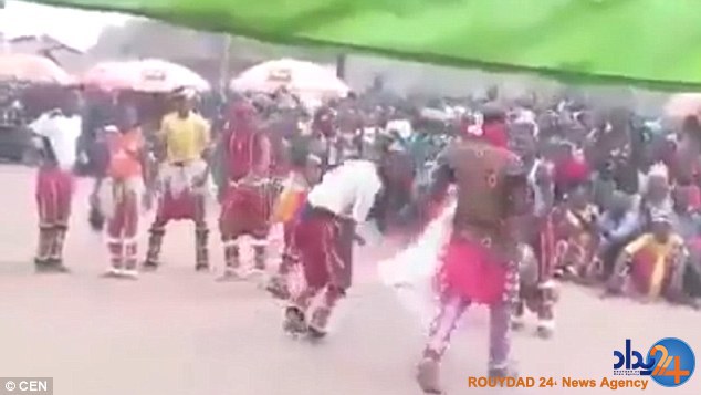 این جادوگر مردی را کشت و زنده کرد (فیلم و تصاویر)