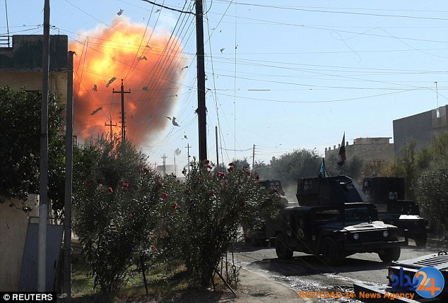 ژست وحشتناک و غیرانسانی نیروهای عراقی با جسد یک داعشی (تصاویر) ژست وحشتناک و غیرانسانی نیروهای عراقی با جسد یک داعشی (تصاویر)