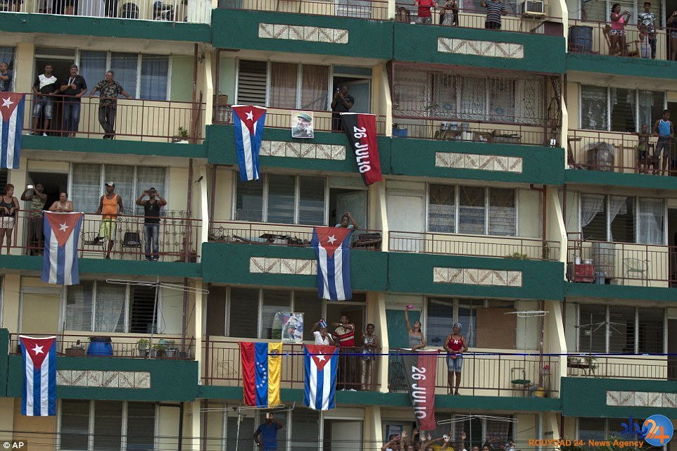 فیدل به خانه رسید (تصاویر)