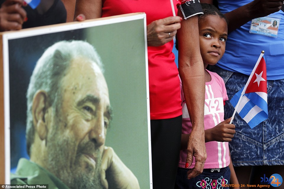 فیدل به خانه رسید (تصاویر)