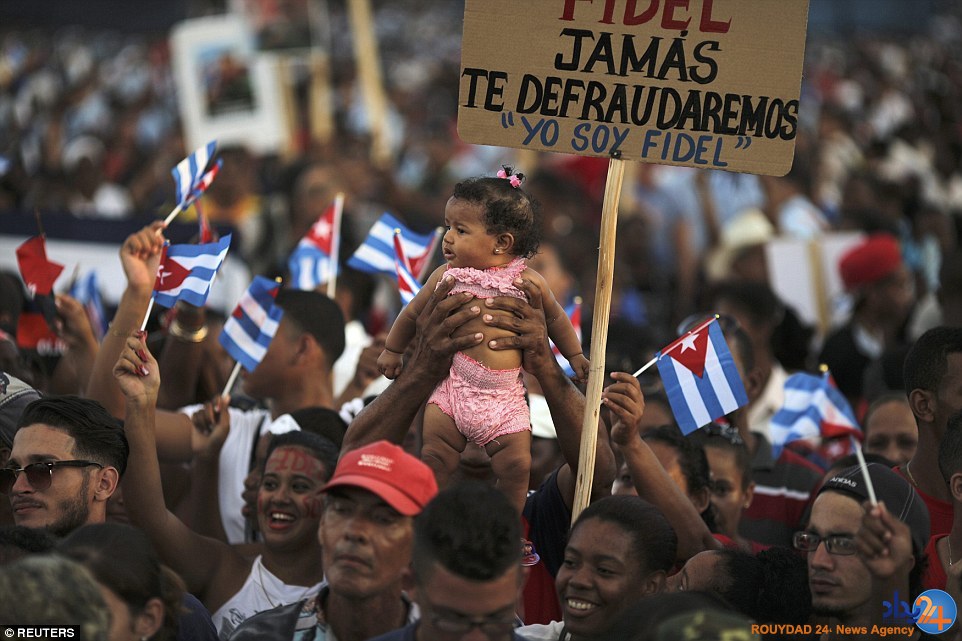 فیدل به خانه رسید (تصاویر)