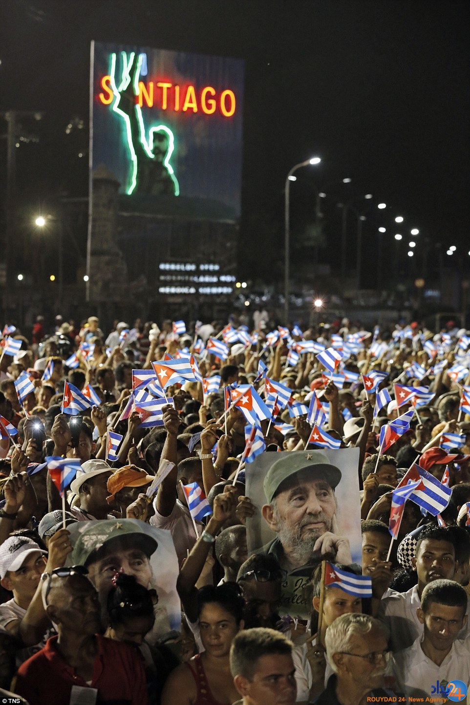 فیدل به خانه رسید (تصاویر)