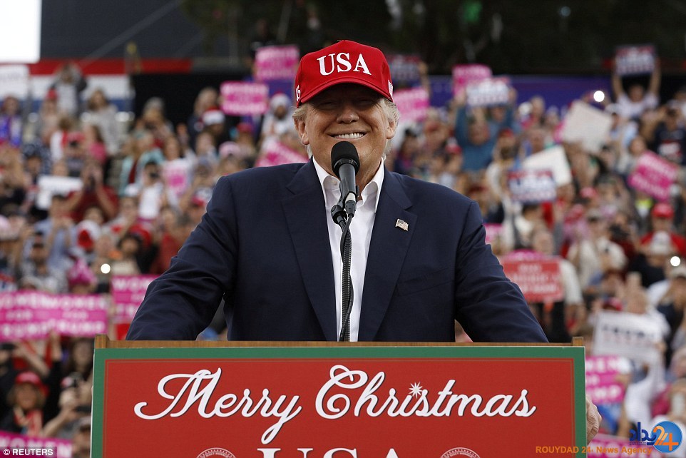 تعجب ترامپ از استقبال عجیب زنان در آلاباما (تصاویر)