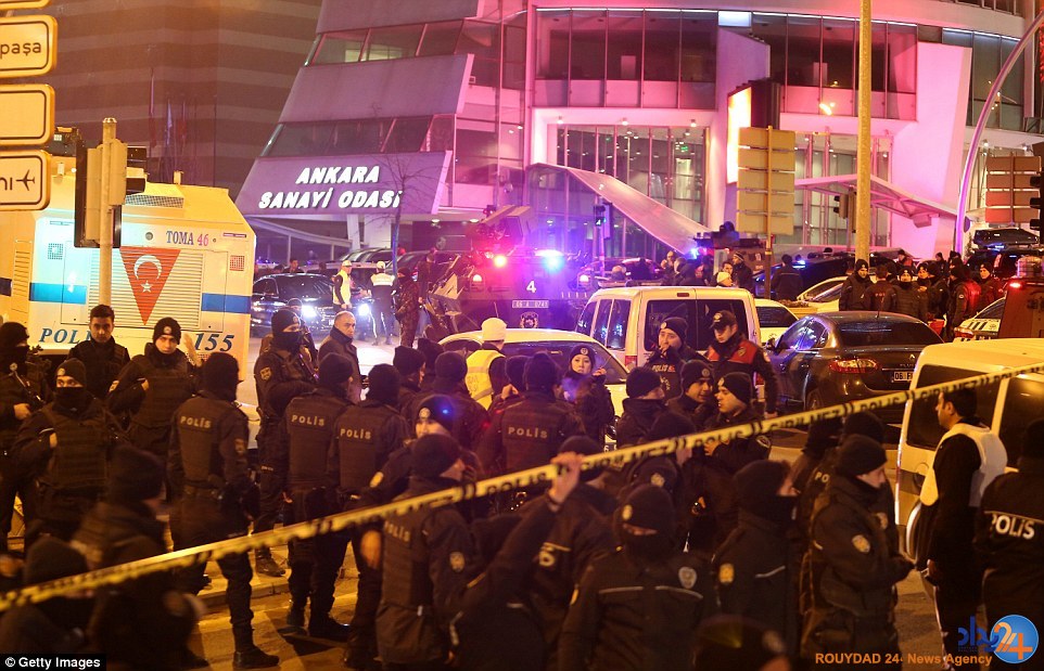 لحظه ترور سفیر روسیه در ترکیه و سوگ مردم (تصاویر)