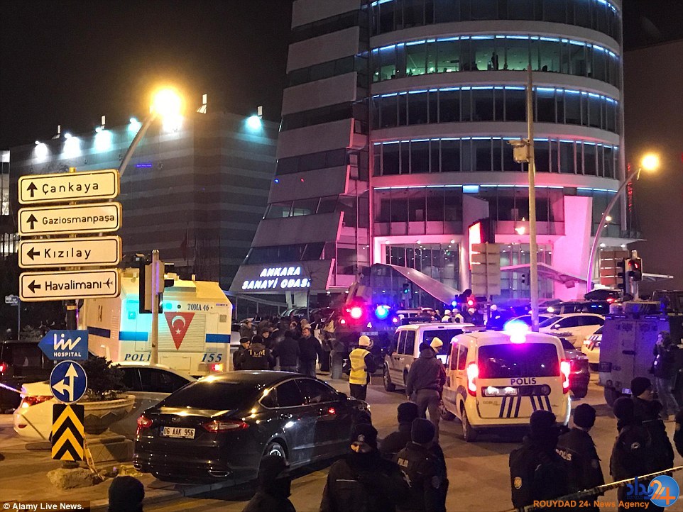 لحظه ترور سفیر روسیه در ترکیه و سوگ مردم (تصاویر)