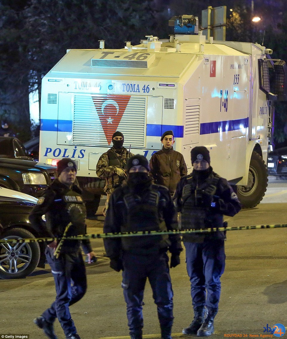 لحظه ترور سفیر روسیه در ترکیه و سوگ مردم (تصاویر)