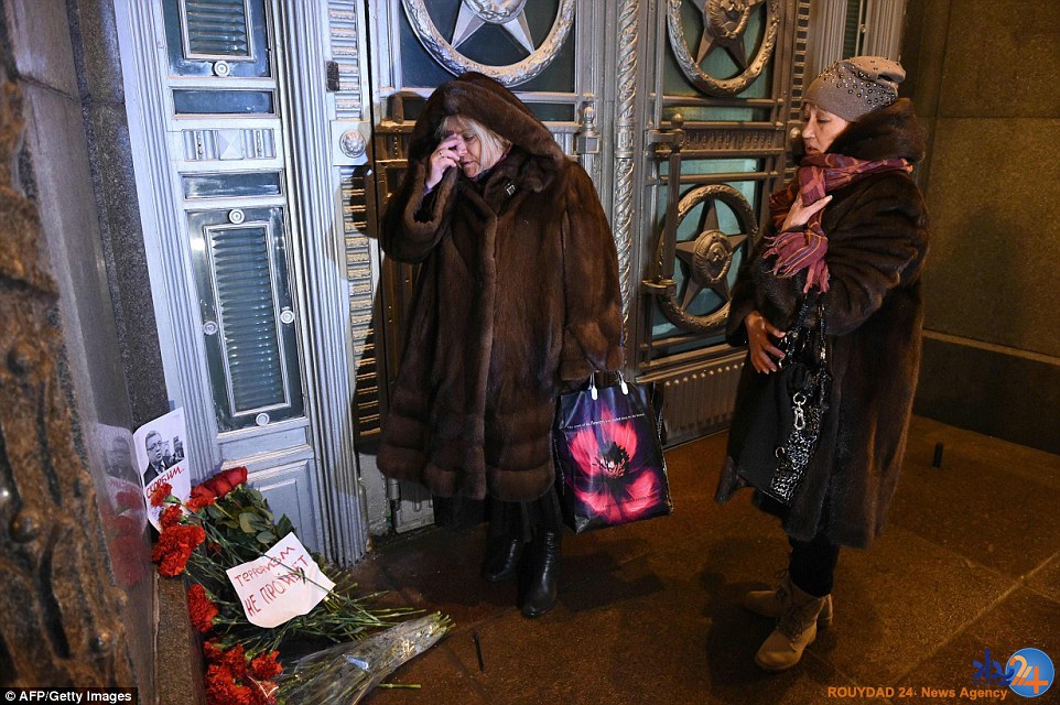 لحظه ترور سفیر روسیه در ترکیه و سوگ مردم (تصاویر)