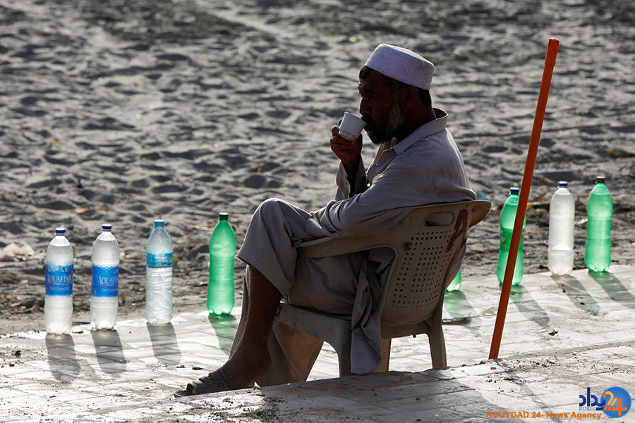 از تراشیدن سر و سبیل برای اعتراض تا هواپیماهایی که گرفتار سیلاب شدند