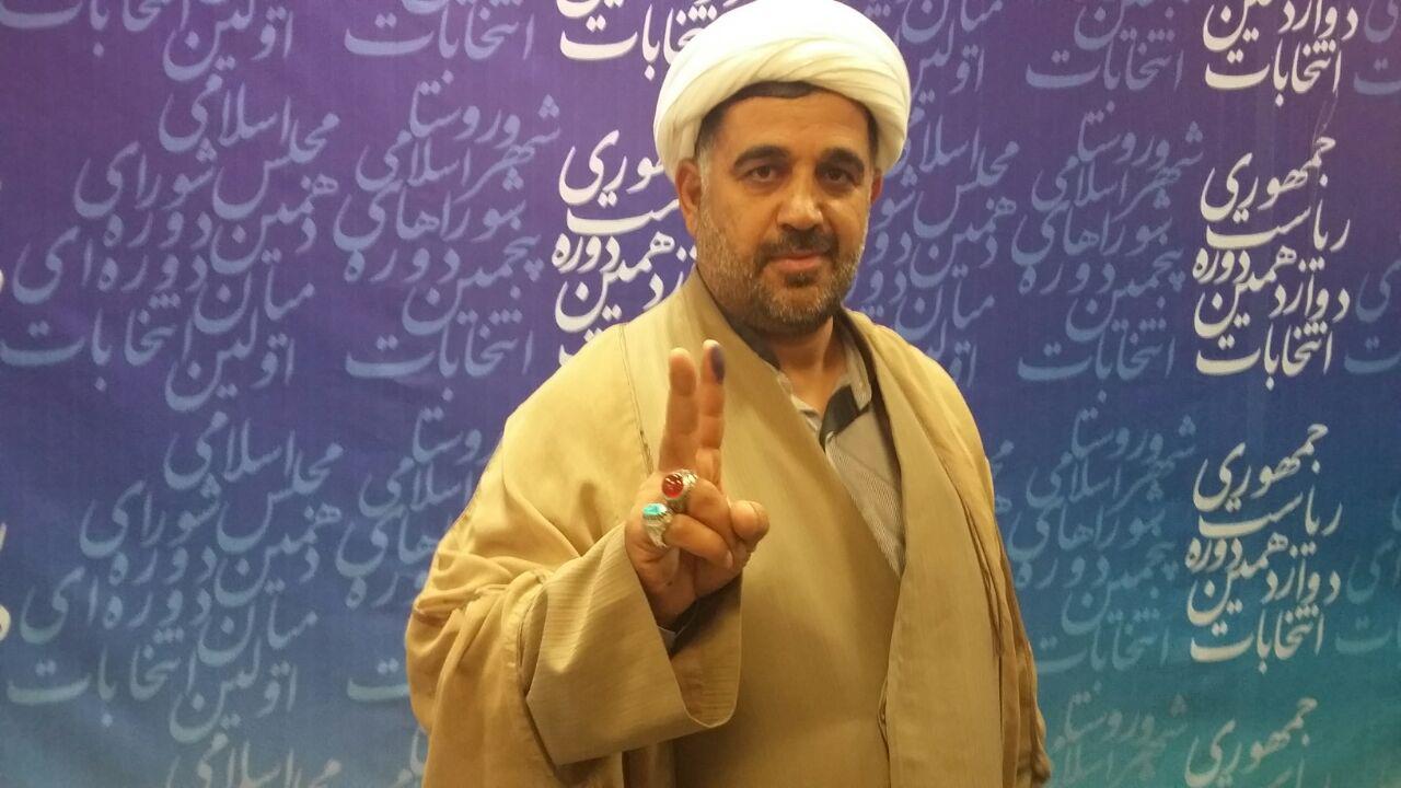 دلیل جوان ۱۹ ساله برای اداره مملکت/ ناکامی معاون احمدینژاد برای ثبتنام دلیل جوان ۱۹ ساله برای اداره مملکت/ ناکامی معاون احمدینژاد برای ثبتنام