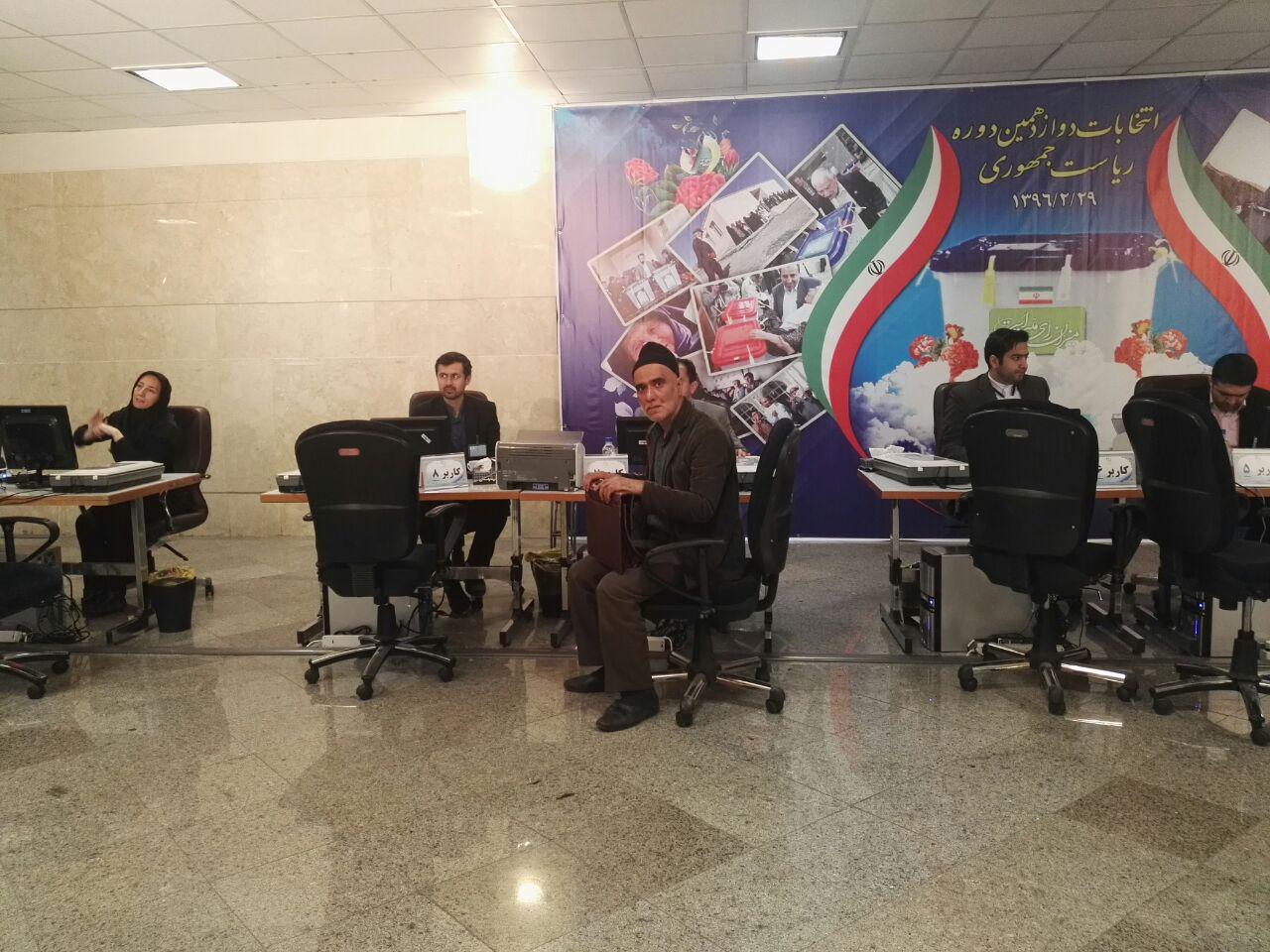 دلیل جوان ۱۹ ساله برای اداره مملکت/ ناکامی معاون احمدینژاد برای ثبتنام دلیل جوان ۱۹ ساله برای اداره مملکت/ ناکامی معاون احمدینژاد برای ثبتنام