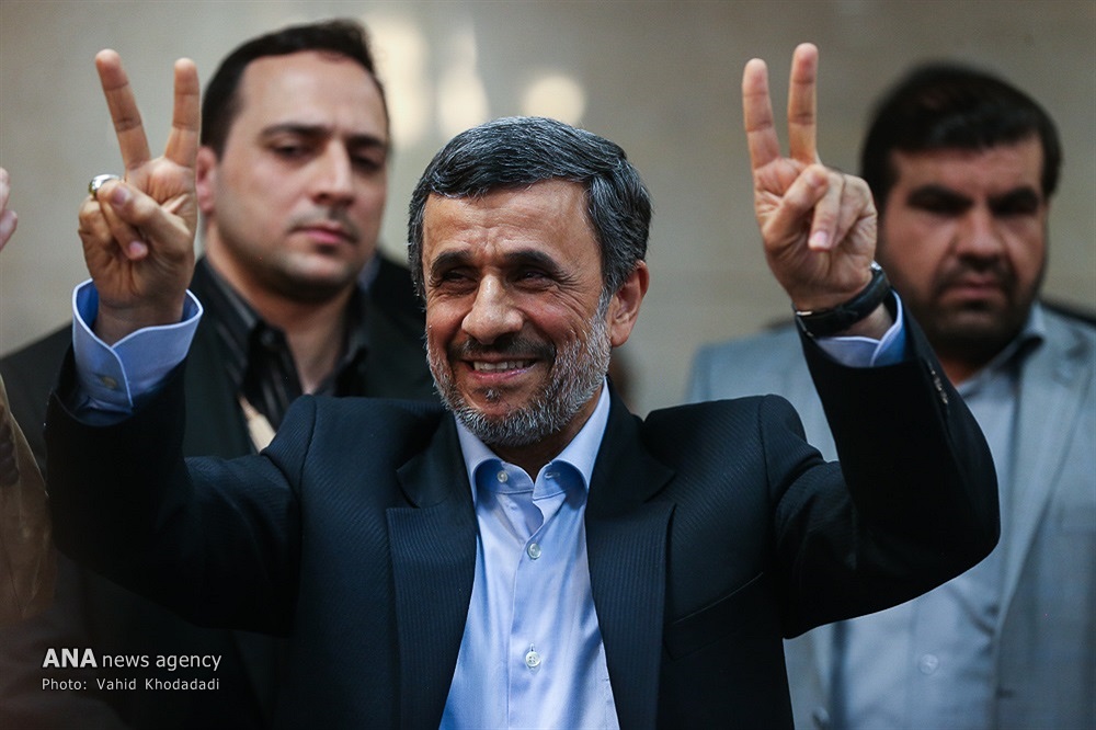 ثبت نام احمدی نژاد در انتخابات (تصاویر) ثبت نام احمدی نژاد در انتخابات (تصاویر)