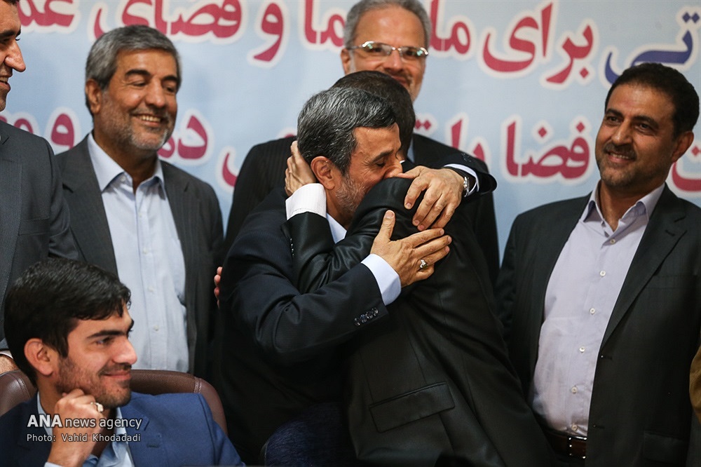 ثبت نام احمدی نژاد در انتخابات (تصاویر) ثبت نام احمدی نژاد در انتخابات (تصاویر)