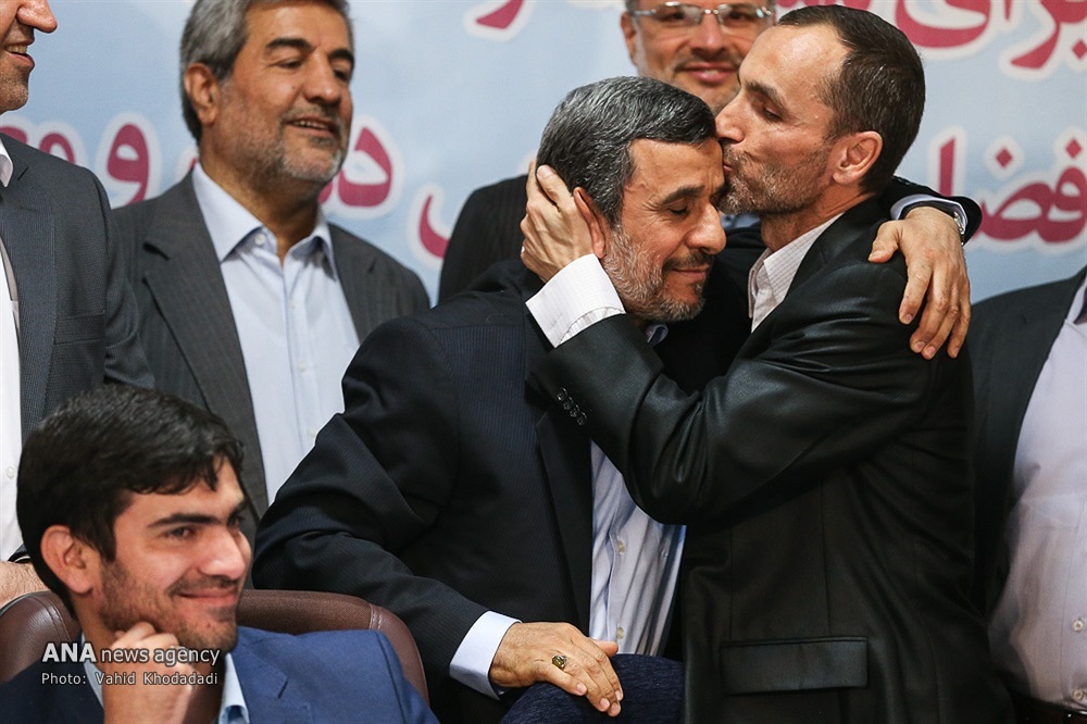 ثبت نام احمدی نژاد در انتخابات (تصاویر) ثبت نام احمدی نژاد در انتخابات (تصاویر)