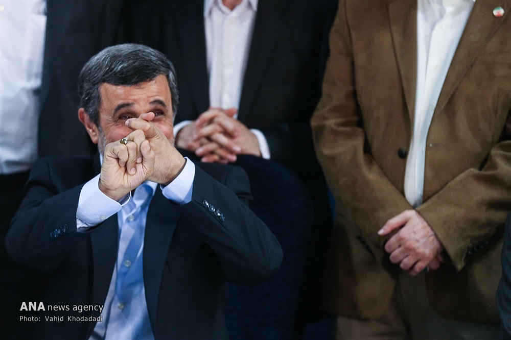 ثبت نام احمدی نژاد در انتخابات (تصاویر) ثبت نام احمدی نژاد در انتخابات (تصاویر)