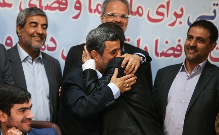 ثبت نام احمدی نژاد در انتخابات (تصاویر)