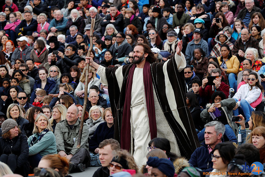 از مراسم پیش از عید پاک تا مراسم سال نو