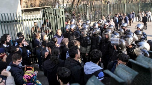 حمایت ترامپ از اعتراضات ایران نتیجه عکس می‌دهد