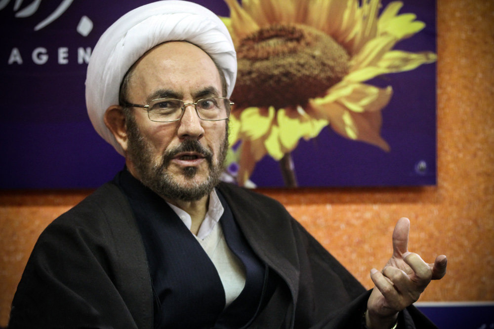 با روش شورای نگهبان در رد صلاحیتها مخالفم/ امروز کسانی تریبون دار شده اند که با امام مخالف بودند با روش شورای نگهبان در رد صلاحیتها مخالفم/ امروز کسانی تریبون دار شده اند که با امام مخالف بودند