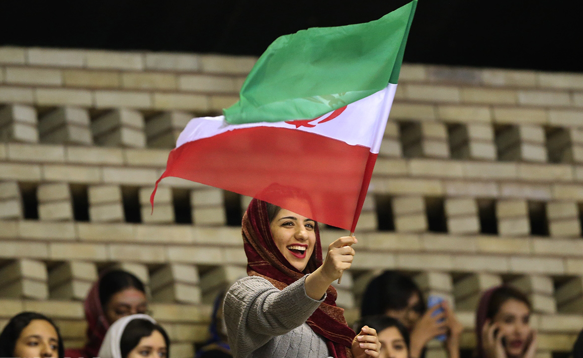 زنان همچنان پیش میروند و راه خود را باز میکنند/ اعتراض به حجاب اجباری نمادی از بیتوجهی به مطالبات است زنان همچنان پیش میروند و راه خود را باز میکنند/ اعتراض به حجاب اجباری نمادی از بیتوجهی به مطالبات است