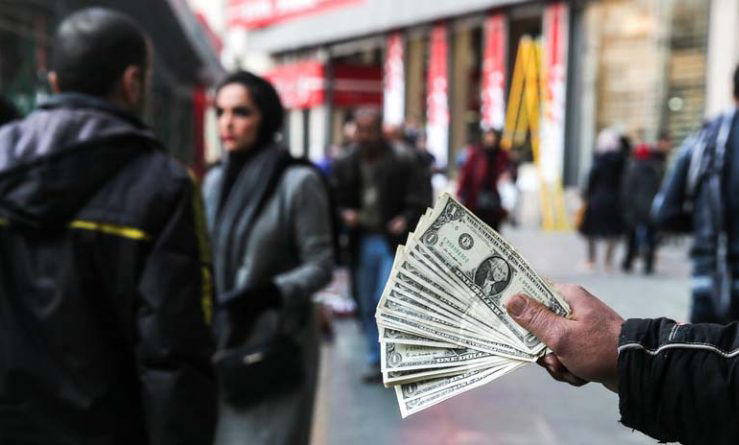 رونق بازار کار دوای بیماری بازار ارز است/ کنترل امنیتی بازار ارز موقتی است رونق بازار کار دوای بیماری بازار ارز است/ کنترل امنیتی بازار ارز موقتی است