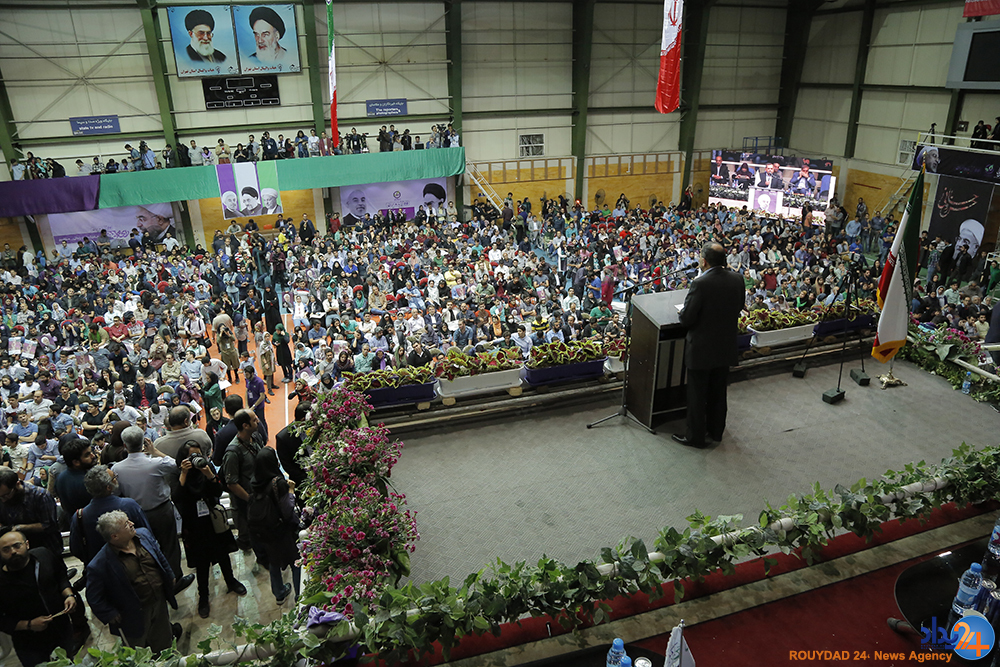 گردهمایی بزرگ حامیان روحانی در همایش تغییرات ملموس (تصاویر) گردهمایی بزرگ حامیان روحانی در همایش تغییرات ملموس (تصاویر)