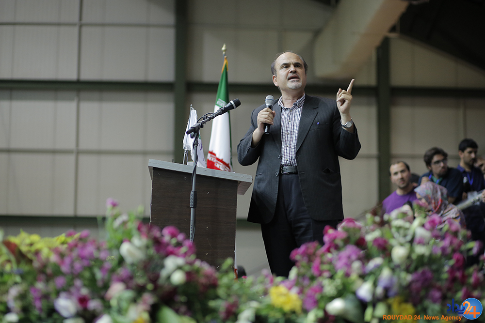 گردهمایی بزرگ حامیان روحانی در همایش تغییرات ملموس (تصاویر) گردهمایی بزرگ حامیان روحانی در همایش تغییرات ملموس (تصاویر)