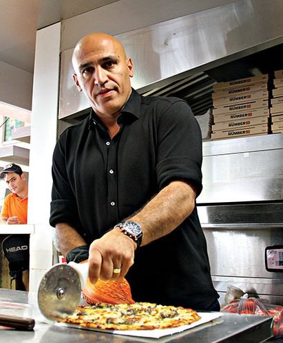 اشتهای عجیب منصوریان؛ خوردن 56 سیخ جگر(تصویر)