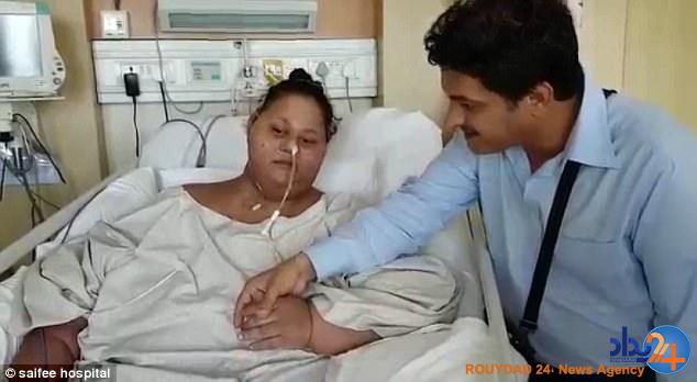 سنگینترین زن جهان برای نخستین بار توانست بنشیند (فیلم و تصاویر) سنگینترین زن جهان برای نخستین بار توانست بنشیند (فیلم و تصاویر)